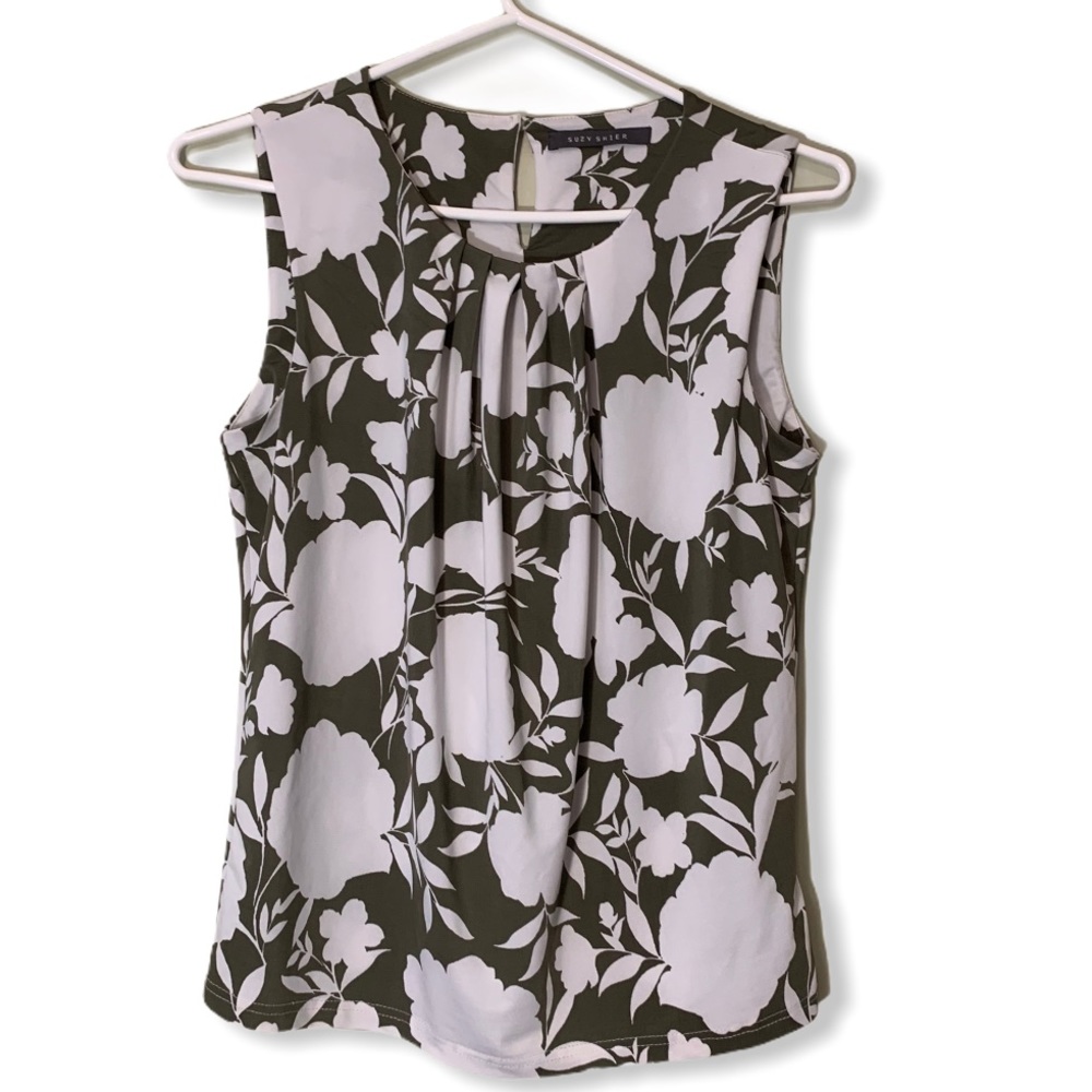 2/$15 Suzy Shier | Sleeveless Floral Blouse